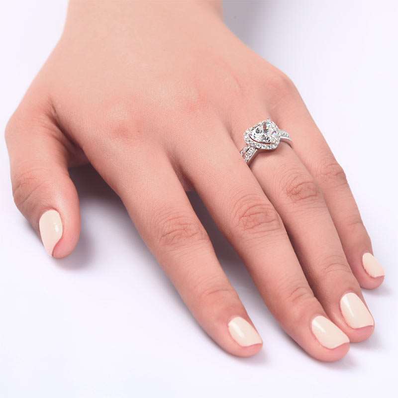 2 Carat Heart Cut Simulated Diamond 925 Sterling Silver Wedding Anniversary Ring XFR8011