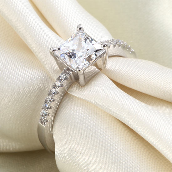 1 Carat Simulated Princess Diamond Engagement Sterling 925 Silver Ring XFR8024